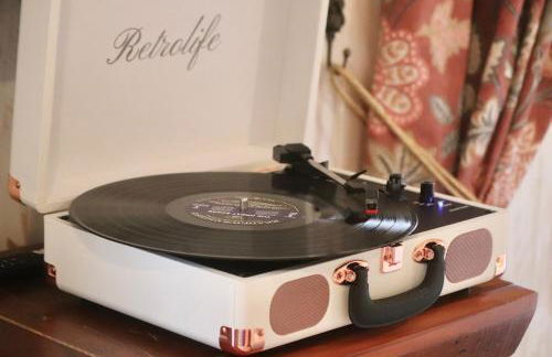 Robin Cabin with hot tub - Foto 9