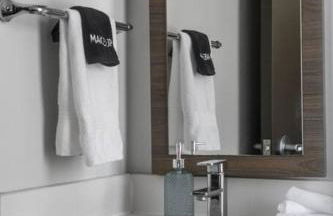 Stunning Downtown Apartment with Pool, Laundry, Parking - Foto 3