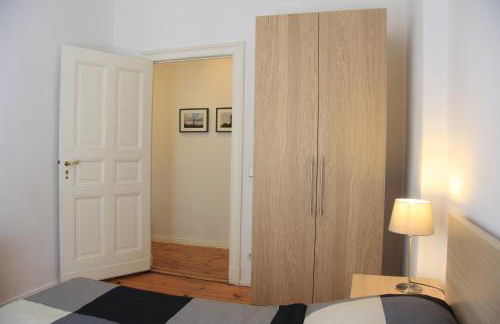 Nollendorf Apartments - 1 separate bedroom and 1 living room with sofa bed in Motzstraße - Foto 14