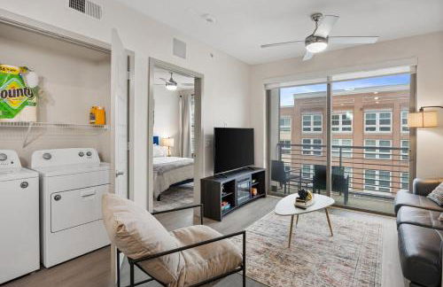 Chill & Tone 1BR Frisco King & Sofa, Gym & Pool - Foto 26