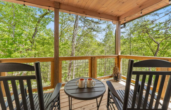 Romantic Cabin Retreat By Ghosal Luxury Lodging - Photo 43