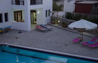 The Corner House at Gennadi Court - Foto 24