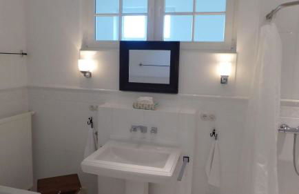 Gut-Rattelvitz-Parterre-A-hochwertig-Sauna-Kamin-eTankstelle-Spielscheune-15-000qm-Parkland - Foto 74