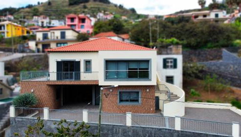 Capela's House by LovelyStay - Photo 2