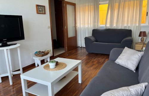 Piso primera línea de playa y vistas al mar en Cariño - Foto 8