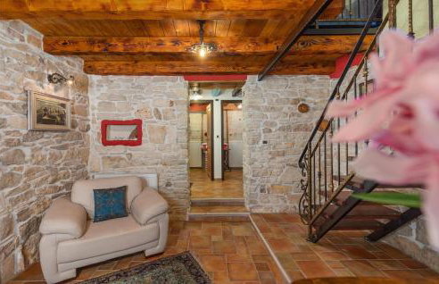 3 Bedroom Nice Home In Plovanija - Foto 30