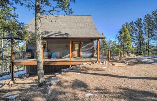 Rustic cabin charm w/ hot tub, arcade basketball - Foto 46