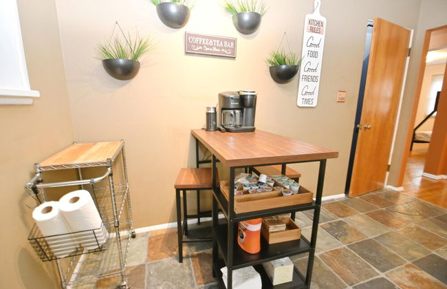 Mid Century Modern 30 Minute Walk to Notre Dame 3 Bedroom 3 Full Bath 2008 - Foto 3