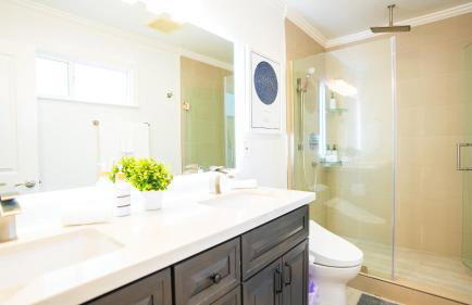 Grand Lux 4BR Prime Location & Serene Yard - Foto 47