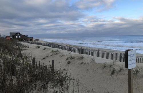 Queen Anne's Revenge at the Beach cottage - Foto 1