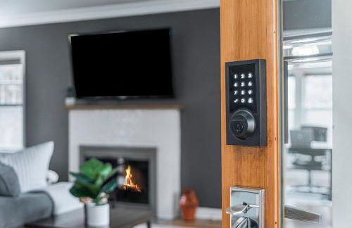 Peaceful Hillside Retreat Firepit & Spacious Yard - Photo 13