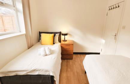 Colindale Garden with 2 parking spaces - Foto 24