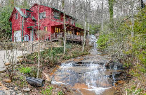 Hidden Gem Falls Cabin with Creek and Game Room - Foto 1