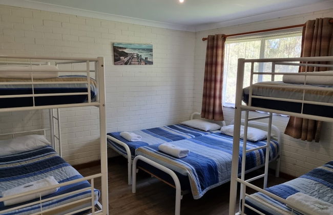 Emu Beach Chalets - Photo 4