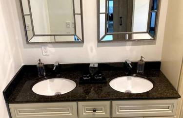 The Black and White House - Foto 64