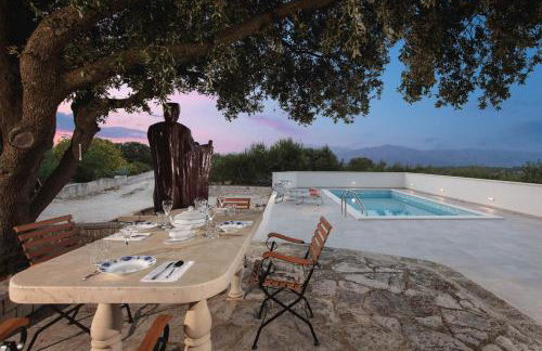 Villa Dubrava Peaceful Getaway in an Olive Grove with Heated Pool - Foto 7