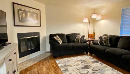 Hidden Gem in SE Boise with hot tub and wood burning fireplace - Foto 3