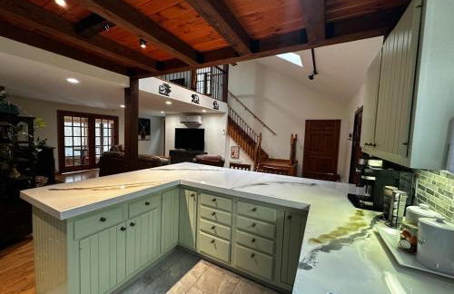 NEW Long Pond Lake View Pet-Friendly Getaway, ME - Foto 27