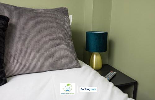 Cosy Retreat By Green Haven Escapes Short Lets & Serviced Accommodation Seacroft With Free Off-Street Parking & Pet-Friendly - Photo 12
