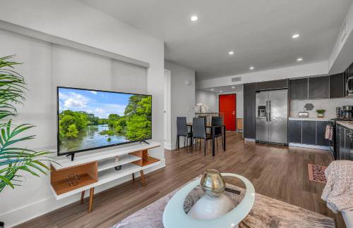 Amazing, Spacious Unit, Heart LA - Photo 25