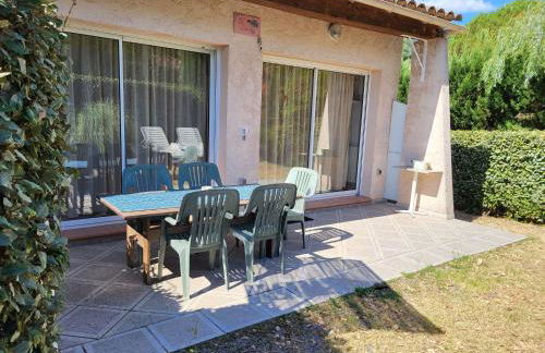 15mn de Cannes, Villa la Soleiade , Gites , type T2, clim, piscine, parking au Lac de Saint-Cassien VAR - Foto 14