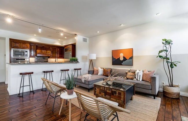 Your Home in San Diego - Two-car Garage - Foto 7