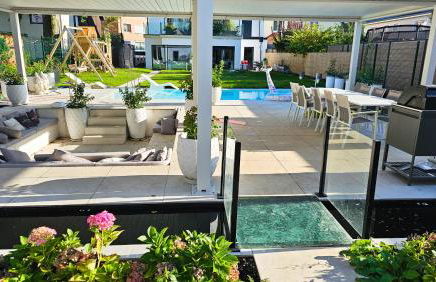 Luxurious large home with Pool, Garden, Koi Pond only 12 min to Octoberfest - Foto 31