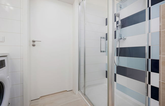 Aquamarina Onyx Apartments by Renters - Photo 36