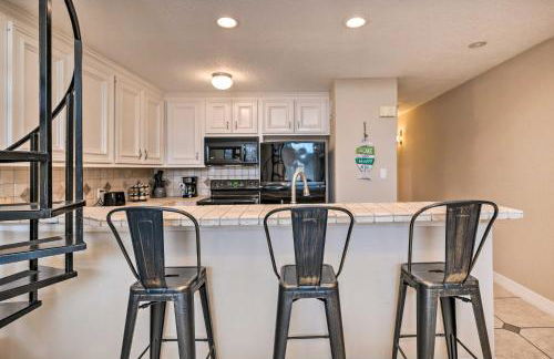 Idyllic Montgomery Condo with Pool and Lake View! - Foto 7