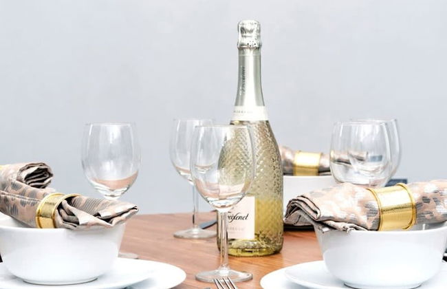 Wrexham Central Stay Apartment Six - Photo 13