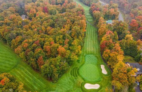 Cozy Poconos Retreat Hot tub, Game room and igloo - Foto 38