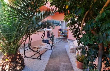 Villa rosa nel cuore di Porto Azzurro - Foto 1