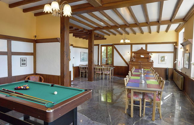 Spacious Holiday Home With Private Garden - Foto 29