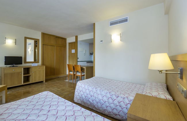 MS Apartamentos Puerto Marina - Photo 5