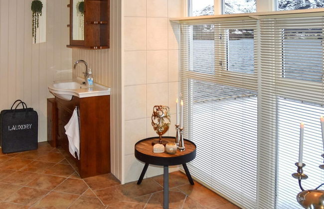 10 Person Holiday Home in Midsund - Foto 9