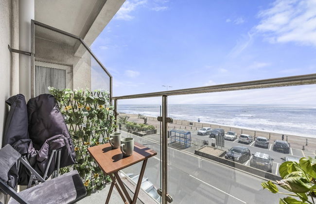 Beachfront Apartment With Sea View By My Getaways - Foto 1