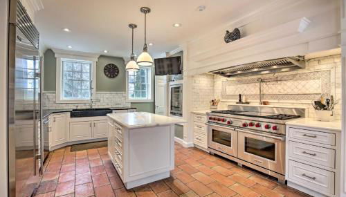 Spacious Estate with Courtyard 2 Miles to Downtown! - Foto 3