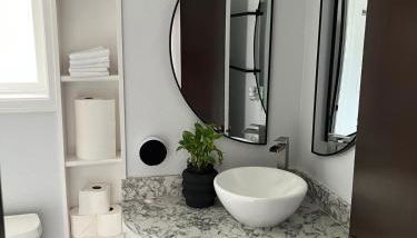 SEA Airport Coastal Home, located just 15 min from SeaTac Airport and 5 min from Des Moines Marina - Foto 3