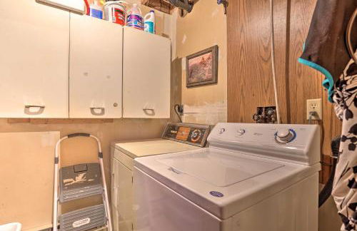 Creekside Rapid City Cabin with Deck on 30 Acres! - Foto 19