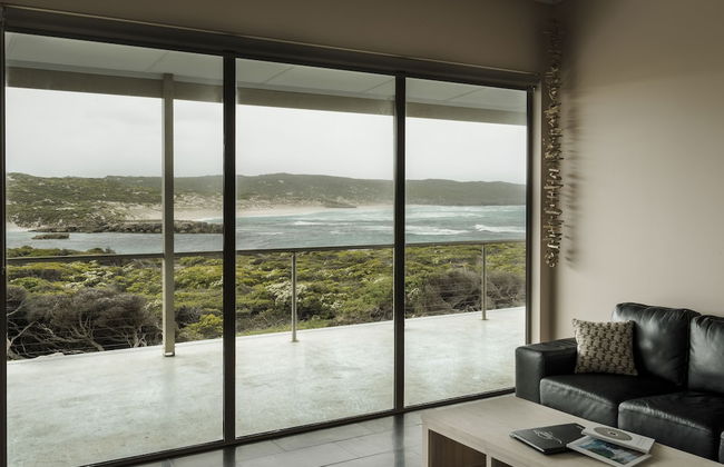 Hanson Bay Wildlife Sanctuary and Cabins - Photo 3