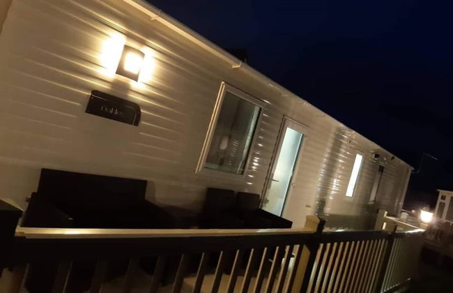 Inviting Beautiful 3-bed Caravan in Ingoldmells - Photo 8