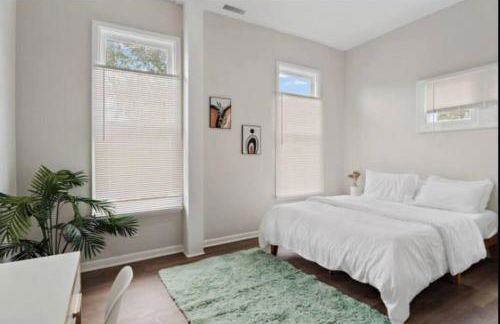 2 Units Combined - Historic 5BR - 2 Living - 2 Kitchens - Photo 3