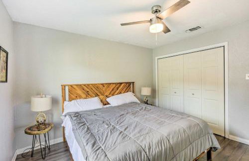 Pet-Friendly Lockhart Home with Private Yard - Foto 15