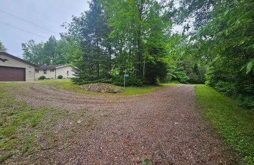 Lake Willow Lakefront House! Northwoods Retreat! - Foto 34