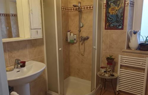 Casa Artemisia lungo il fiume con giardino privato - Foto 14