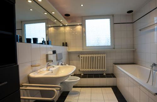 Serviceroom24 - Apartment 4 in Gladbeck WLAN - Smart-TV - 24-7 Check-in und Küche - Foto 28