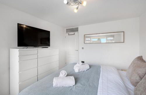 Elegant 5 Bed Home with Garden & Parking - Slough - Foto 41