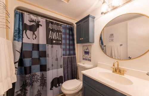 Snowshoe Ski-in & Ski-out at Silvercreek Resort - Family friendly, jacuzzi, hot tub, mountain views - Foto 18