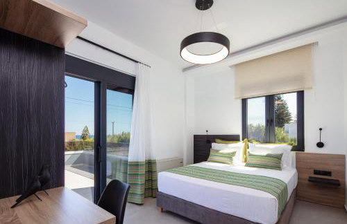 Sunnyside Villas, Just Steps to the Beach & Restaurants, By ThinkVilla - Photo 40