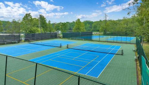 Gorgeous Chalet in the Poconos w/ Hot Tub! - Foto 3